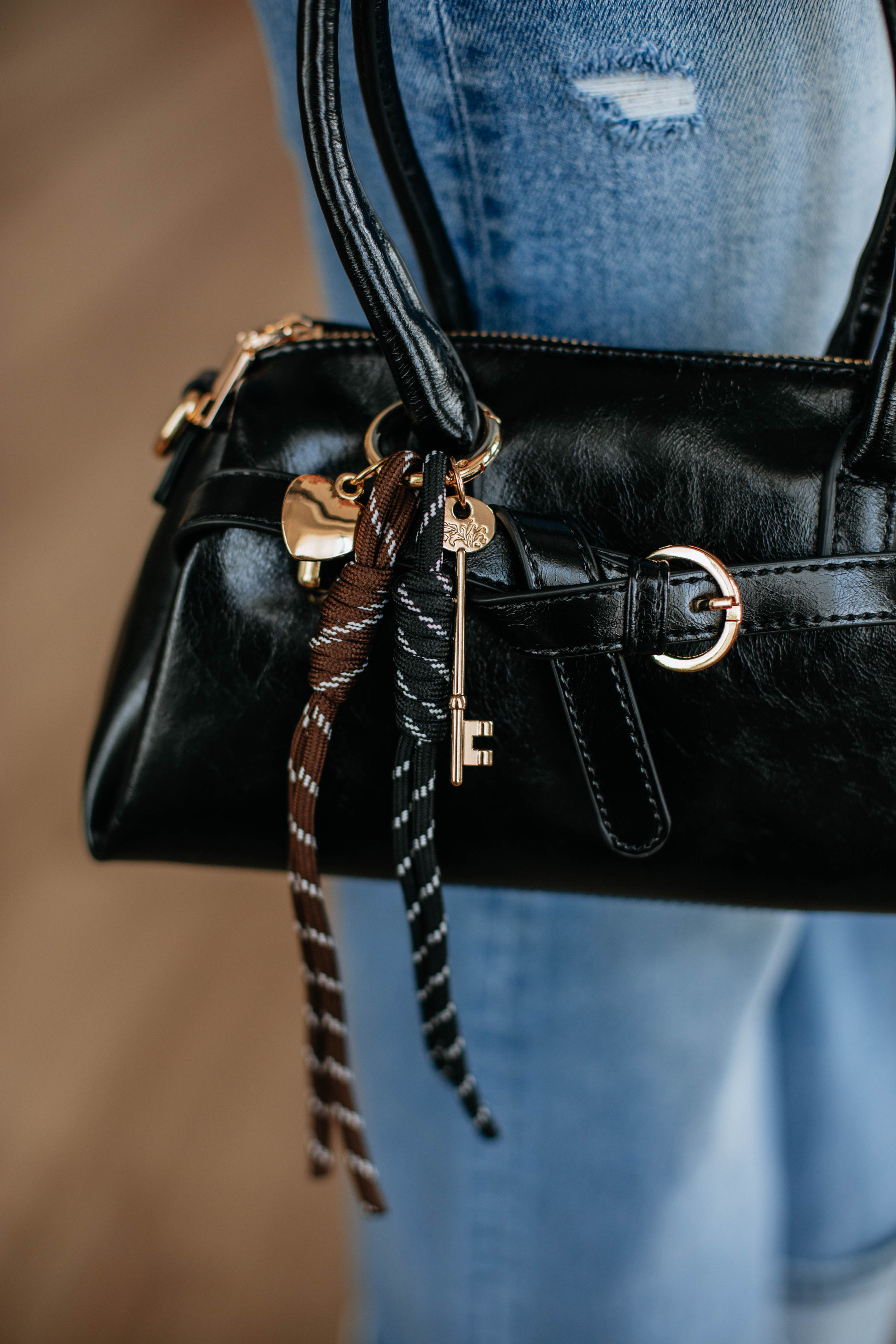 Daesha Crossbody Bag