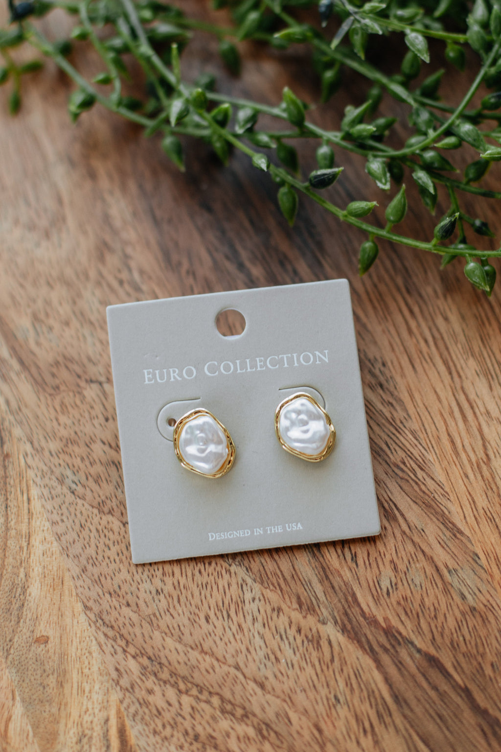 Shandra Pearl Earrings