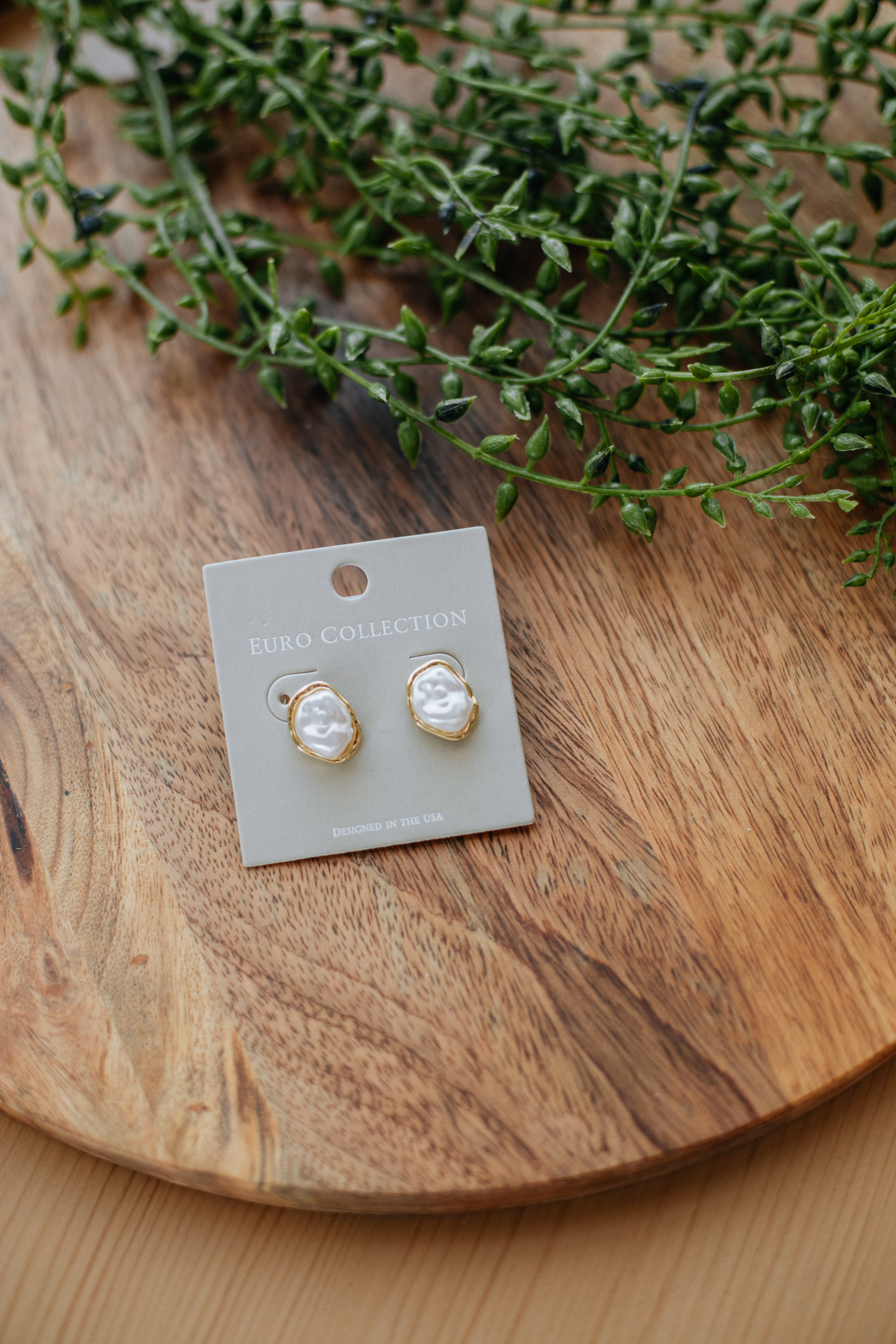Shandra Pearl Earrings