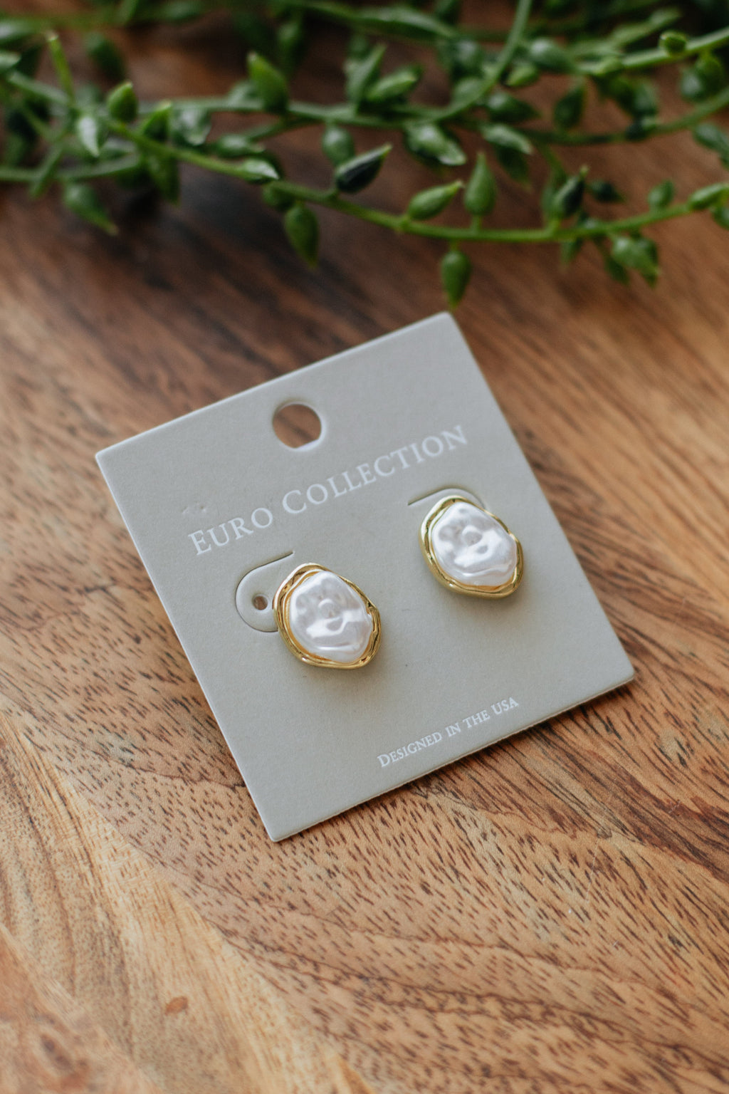 Shandra Pearl Earrings