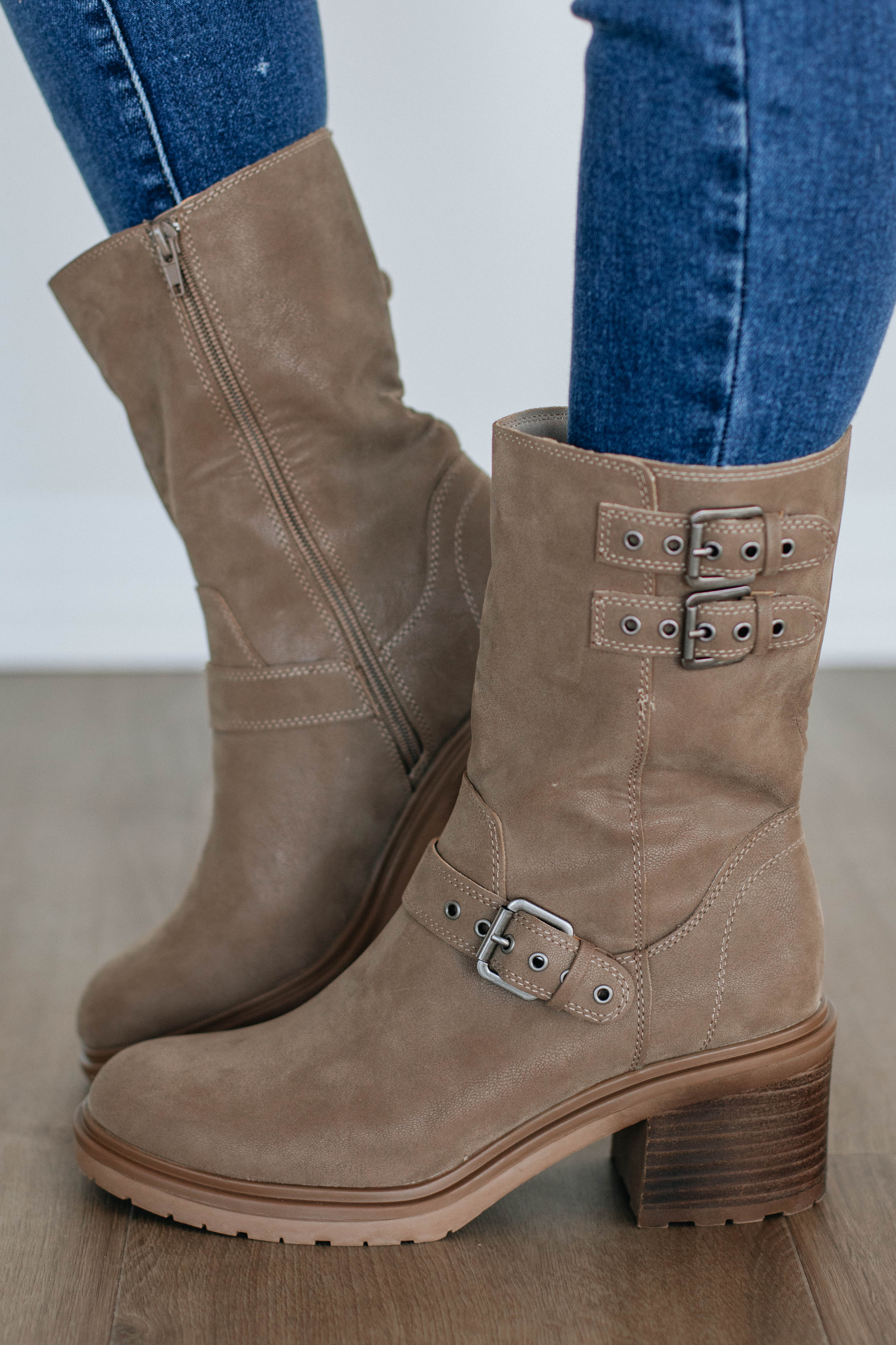 Cool On Command Boots - Dark Taupe