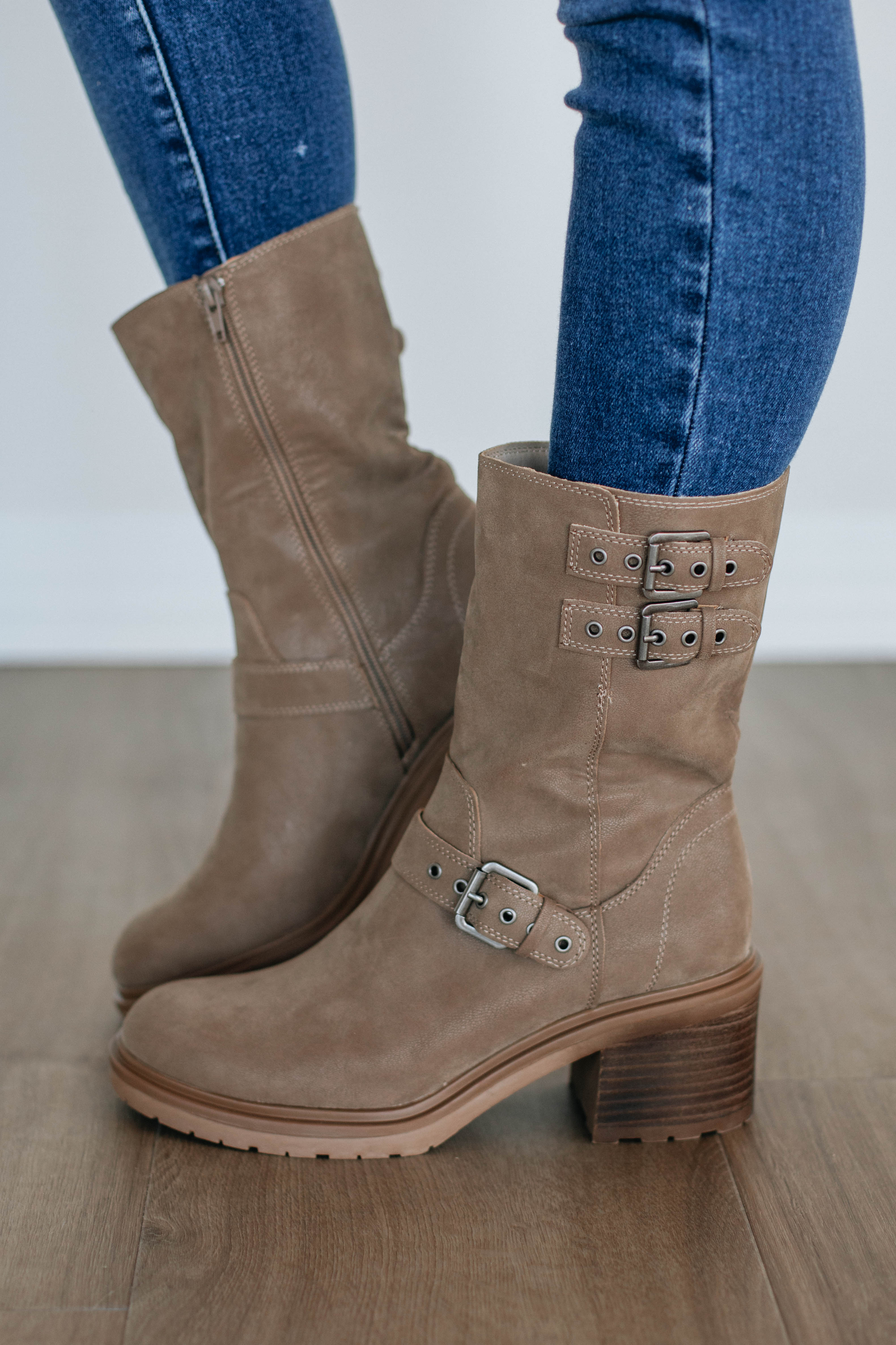 Cool On Command Boots - Dark Taupe