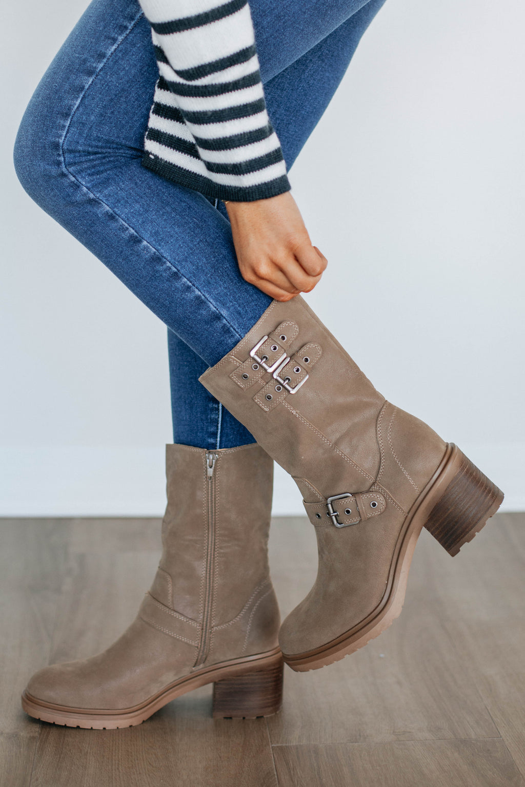 Cool On Command Boots - Dark Taupe
