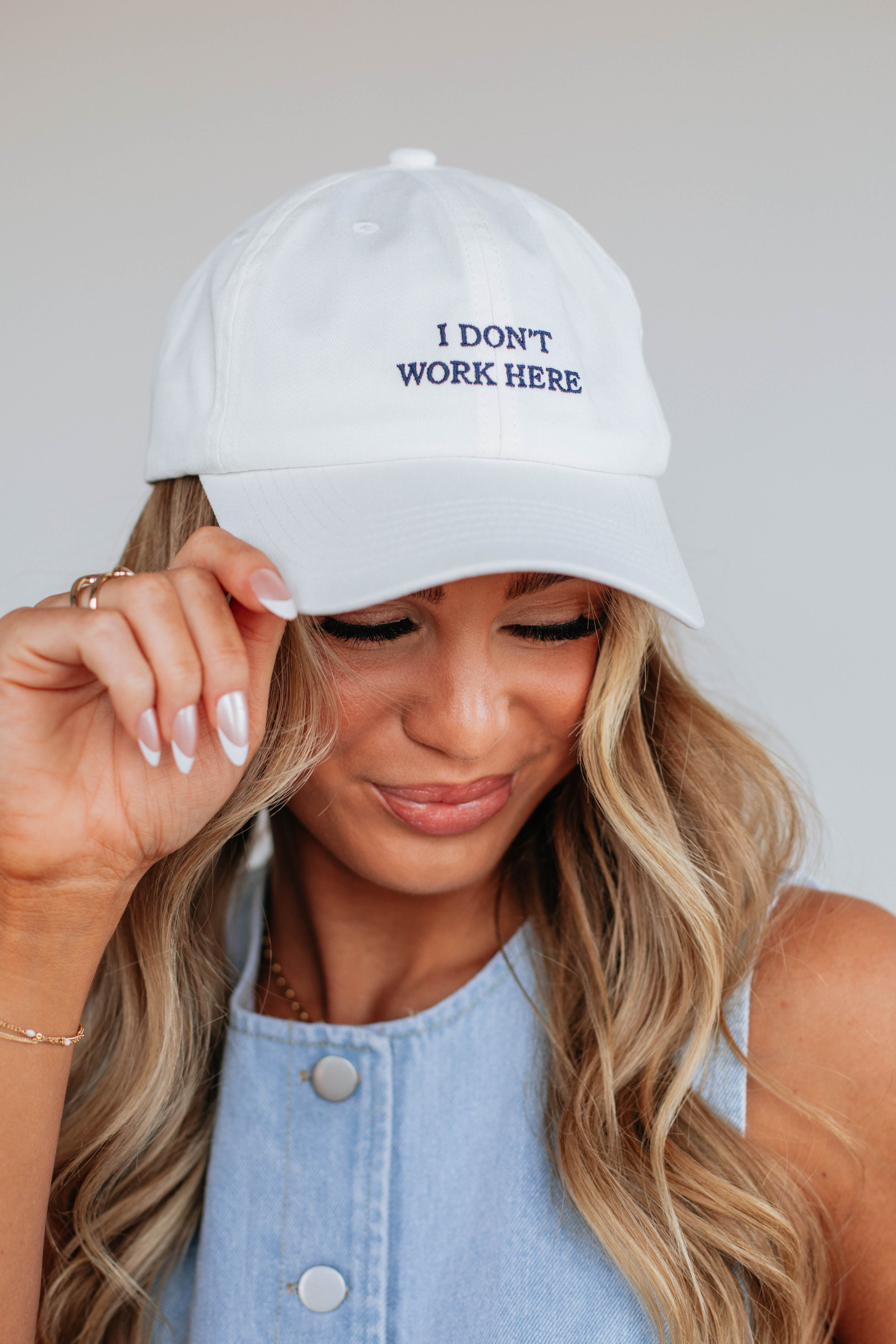 I Don't Work Here Baseball Hat