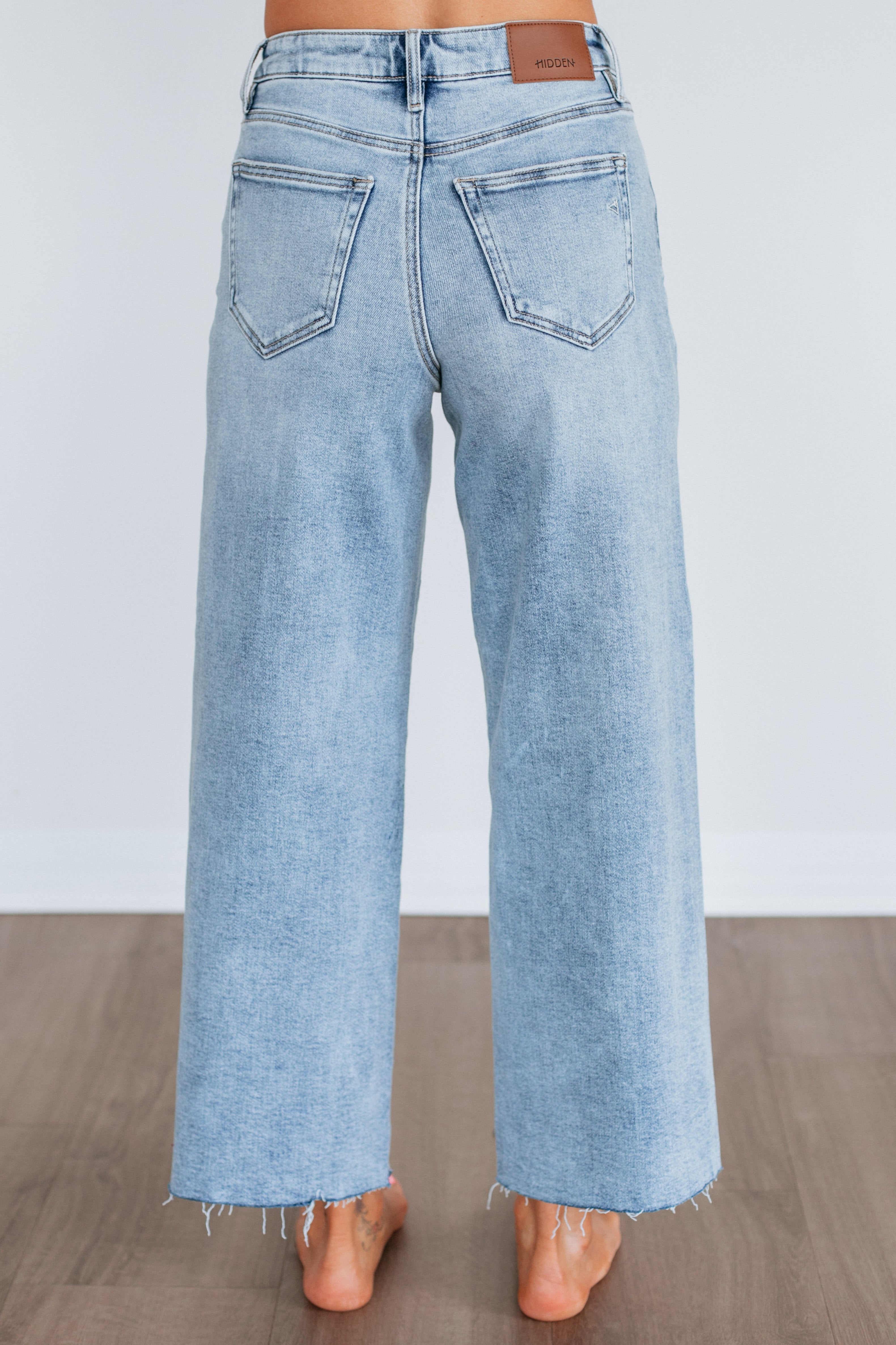 Nori Hidden Jeans - Striking