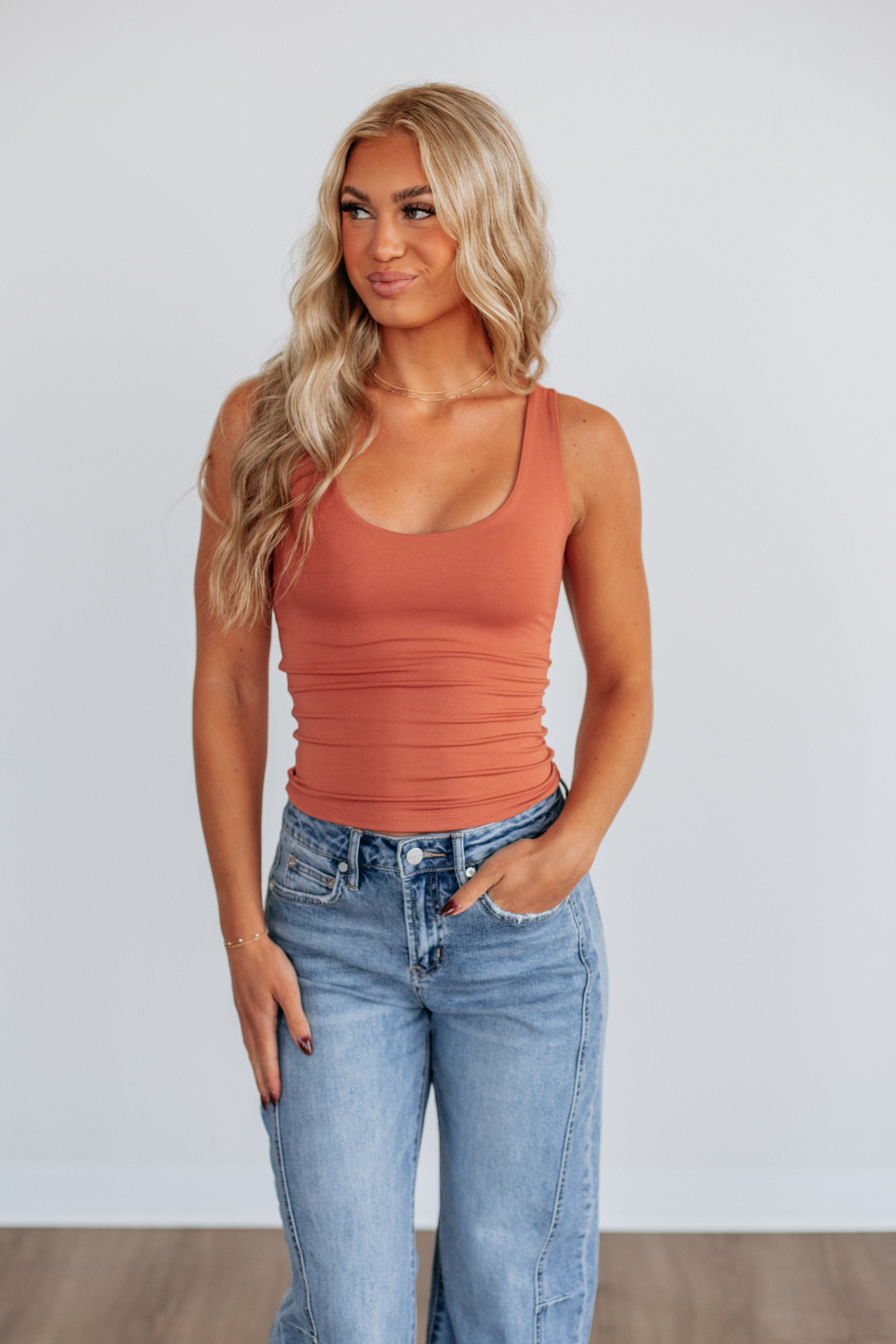 Delta Basic Tank - Terracotta