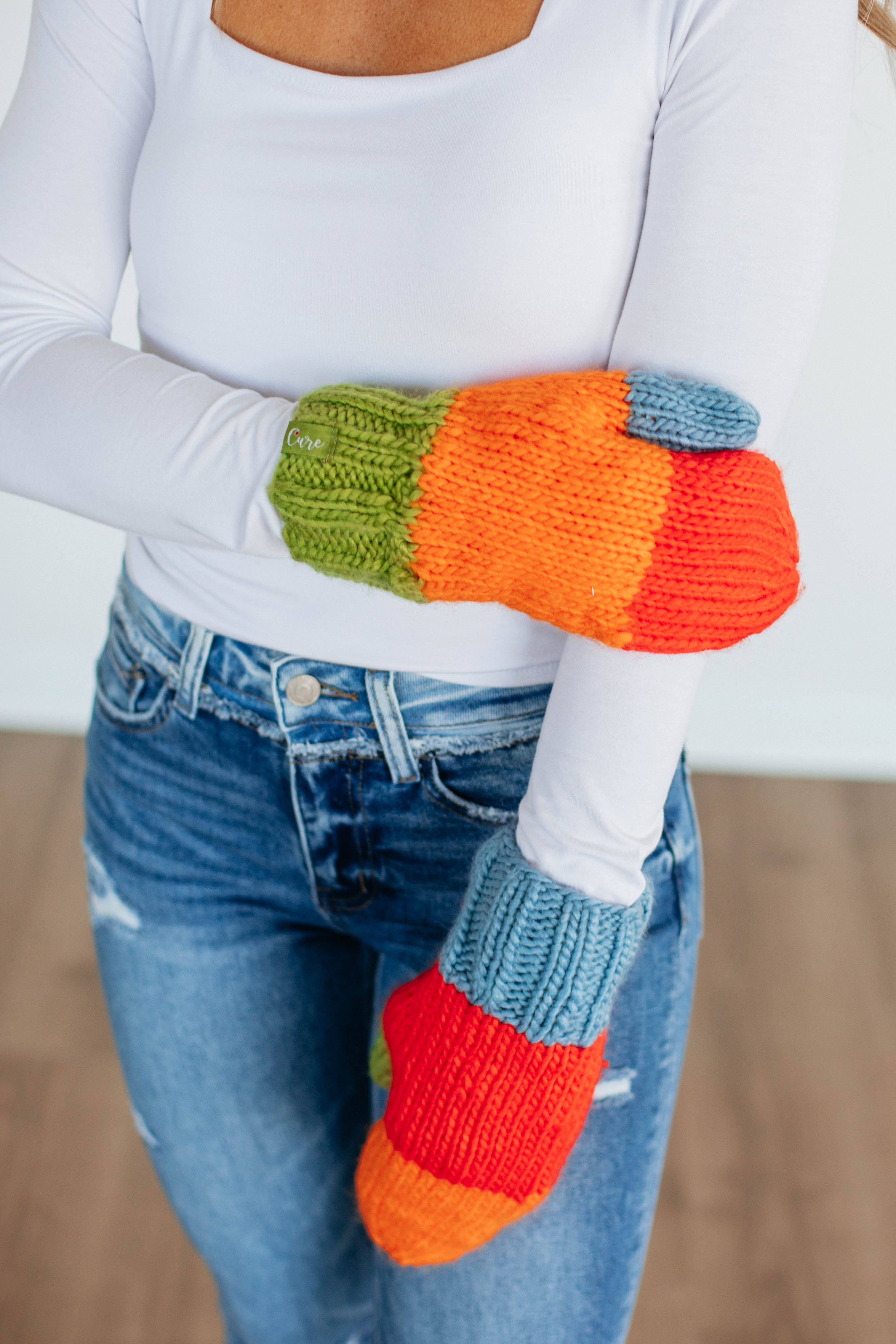 Chilly Greetings Mittens - Tangerine