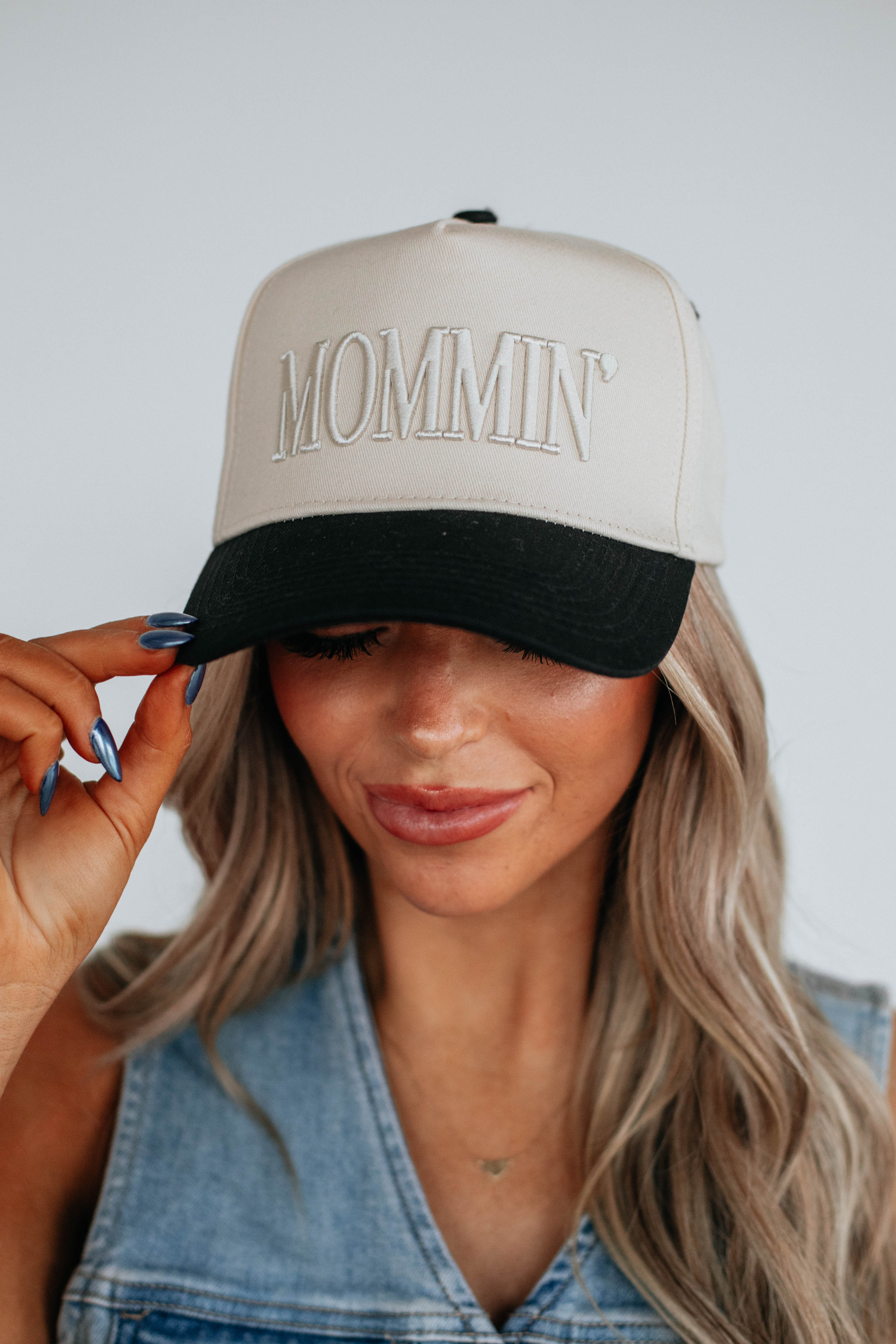 Mommin' Trucker Hat