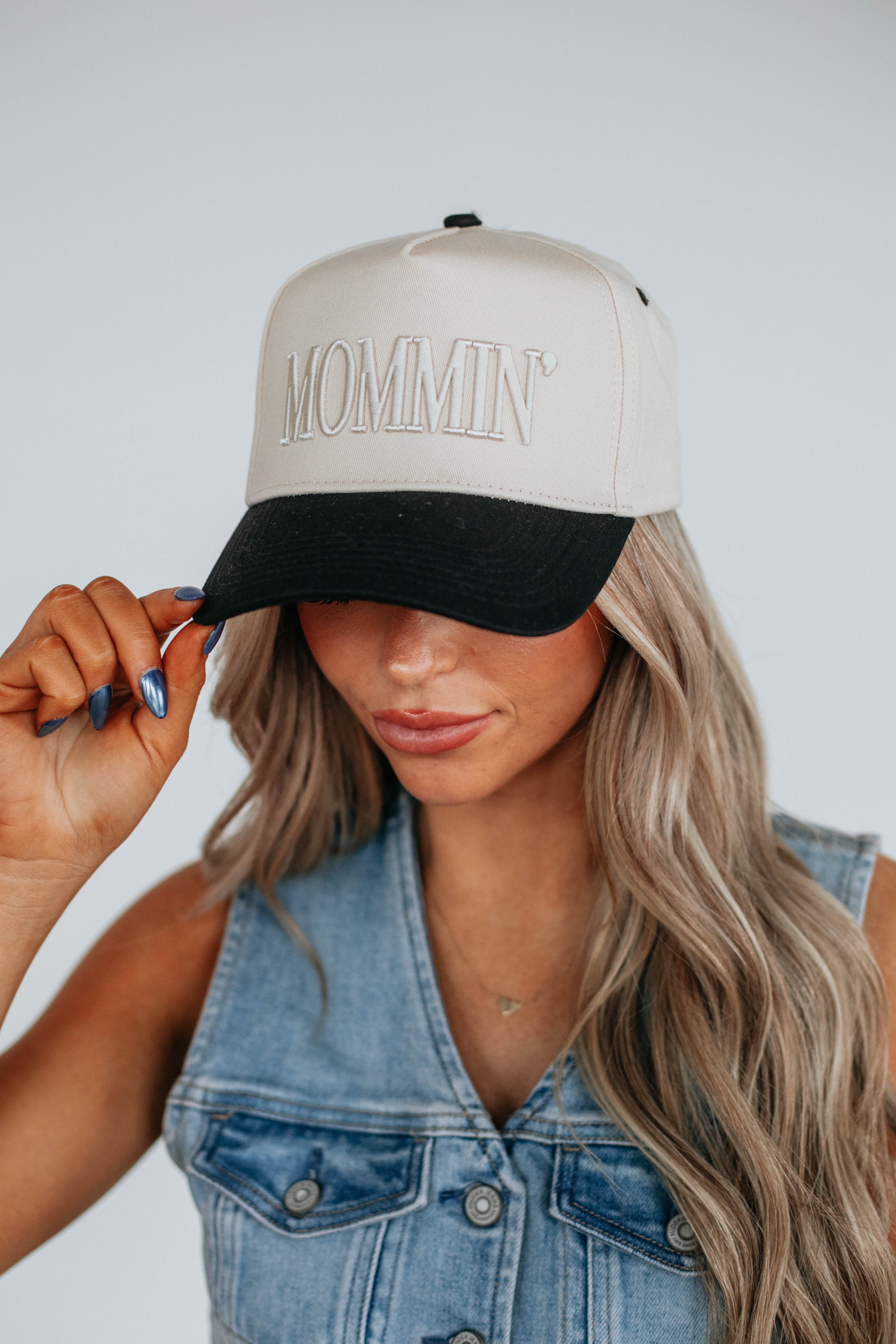 Mommin' Trucker Hat