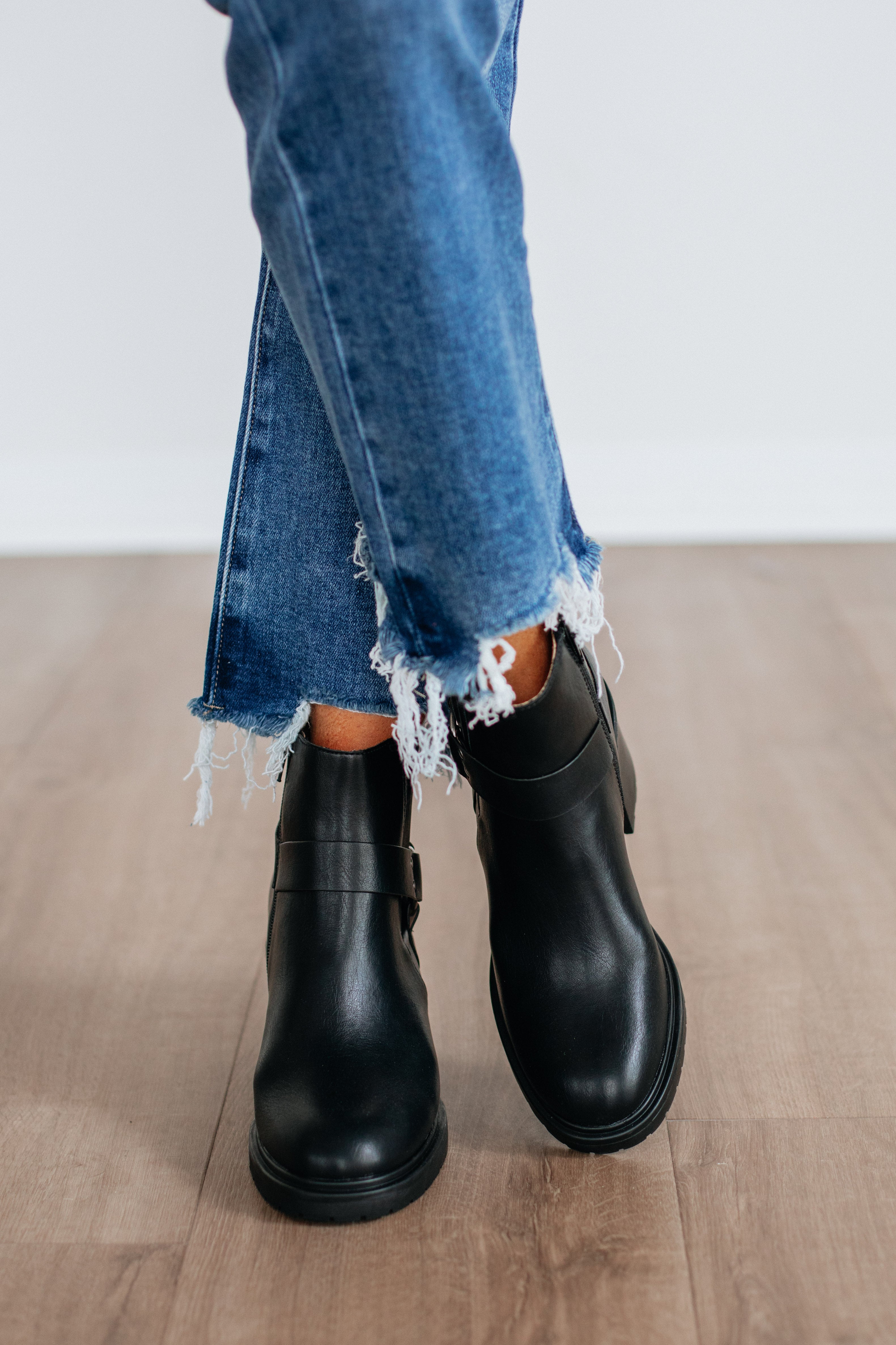 Not So Complicated Boots - Black