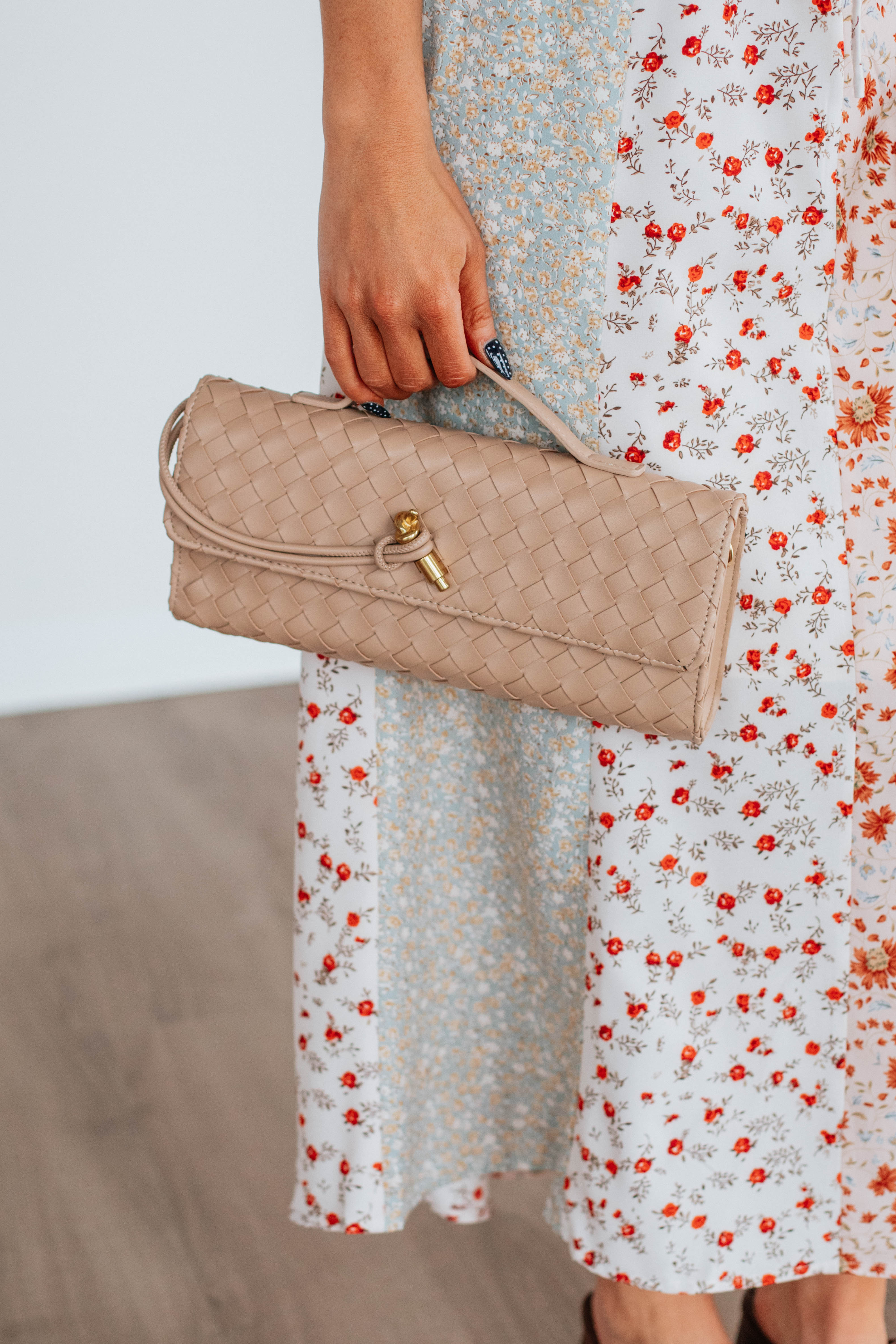 Asha Clutch Crossbody - Nude