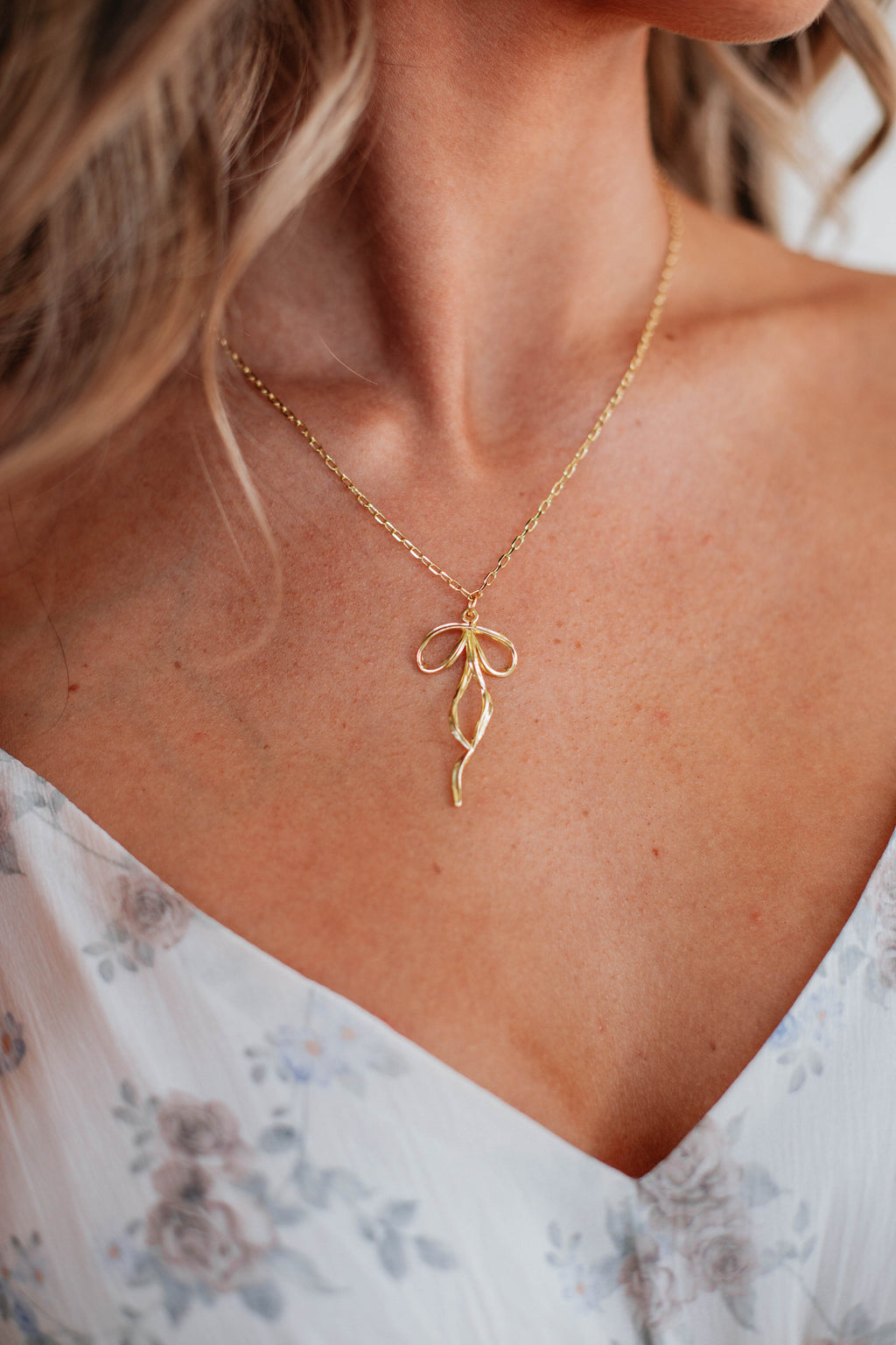 Rashelle Bow Necklace