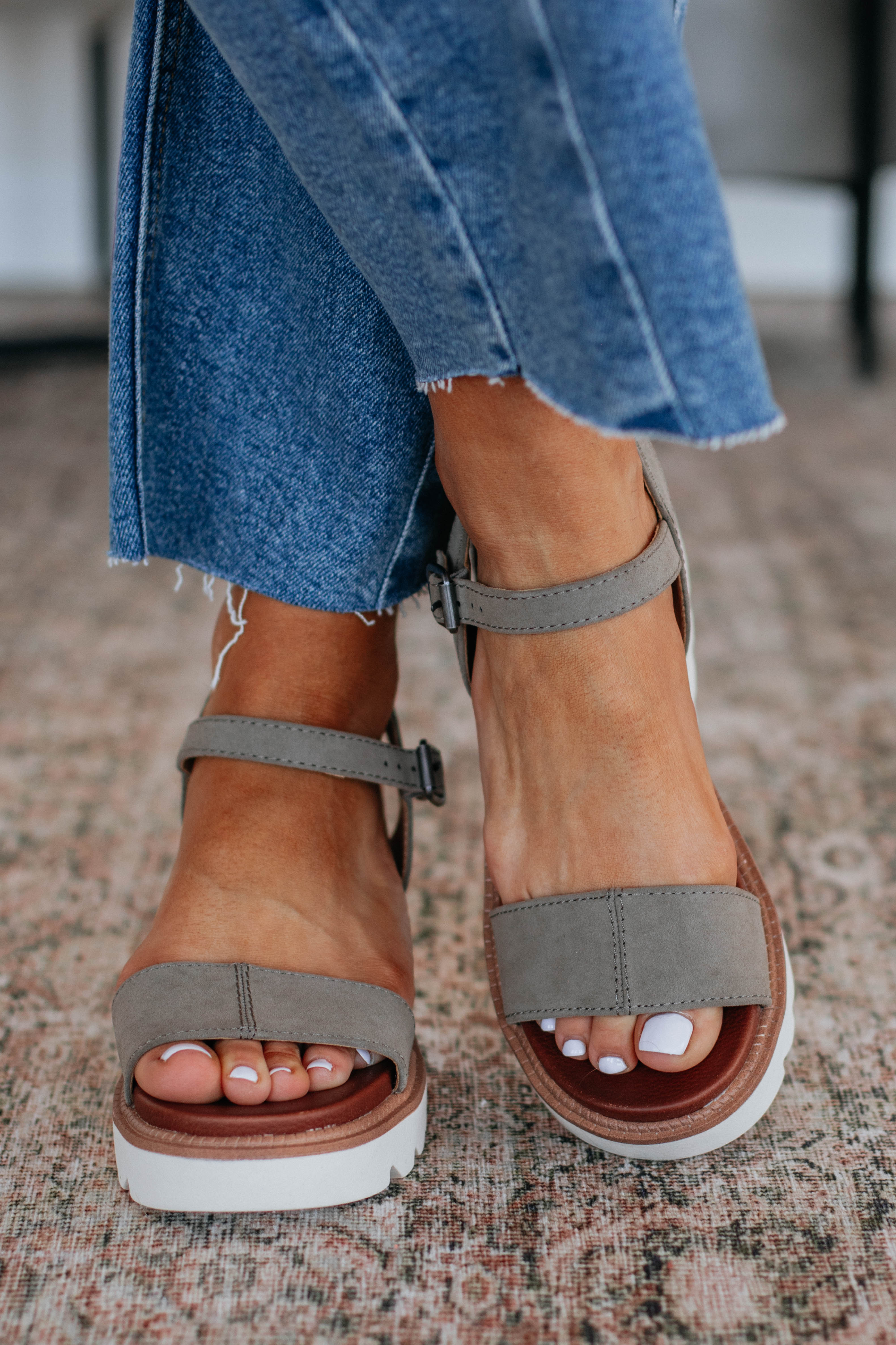 Staying Selective Sandals - Taupe Mix